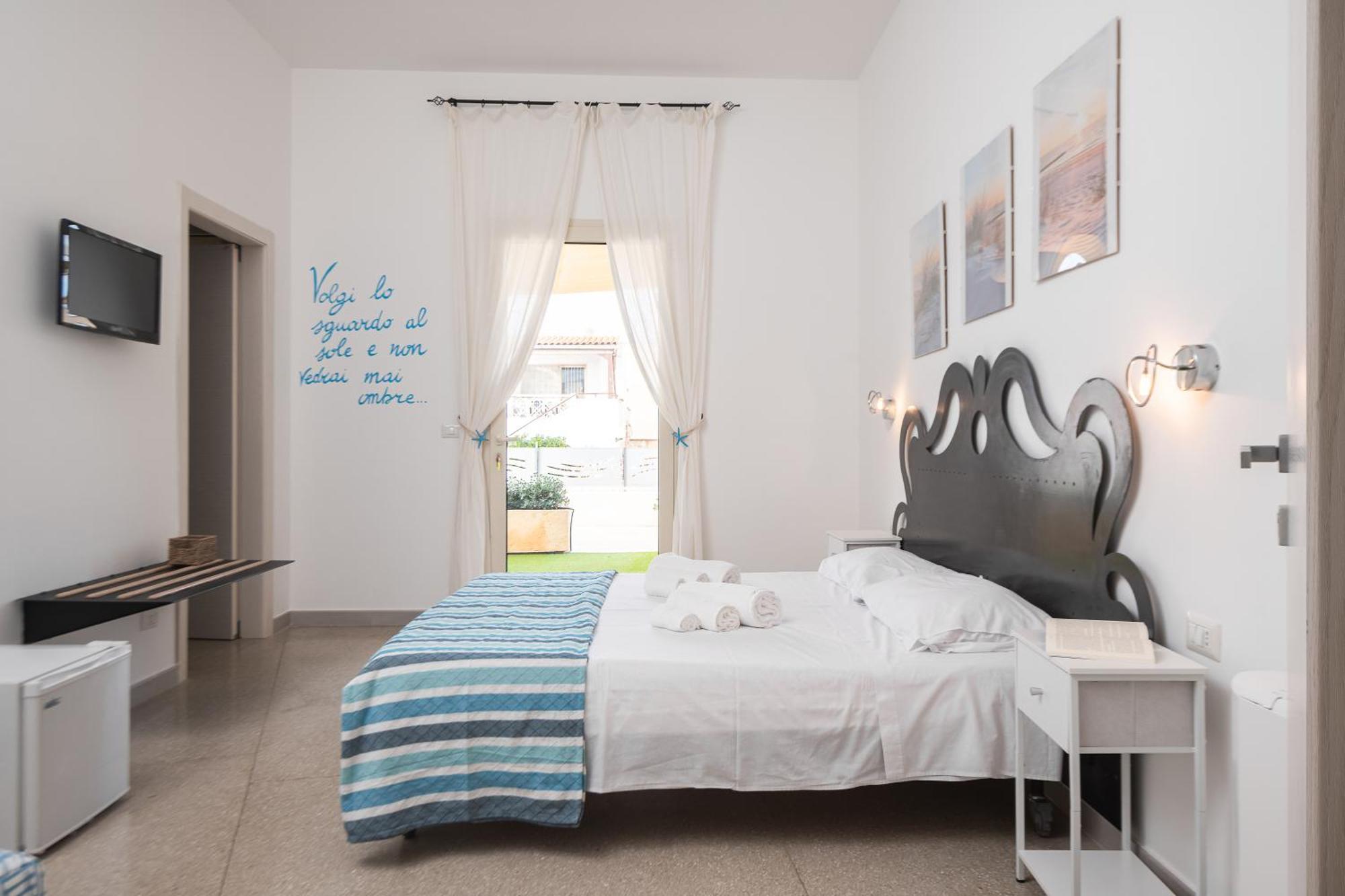 Preferisco B&B E Trattoria Sul Mare Torre Suda Kültér fotó
